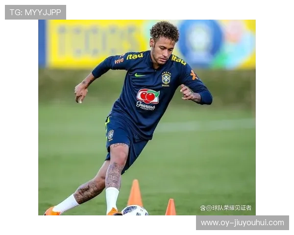 以足球短裤女风格解构内马尔场上表现与个人魅力多维度分析全景