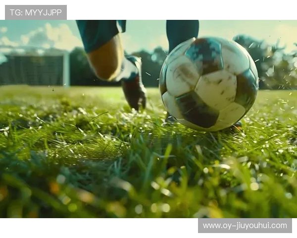 《菜鸡足球圣帝如何从菜鸟成长为足球场上的绝对王者》